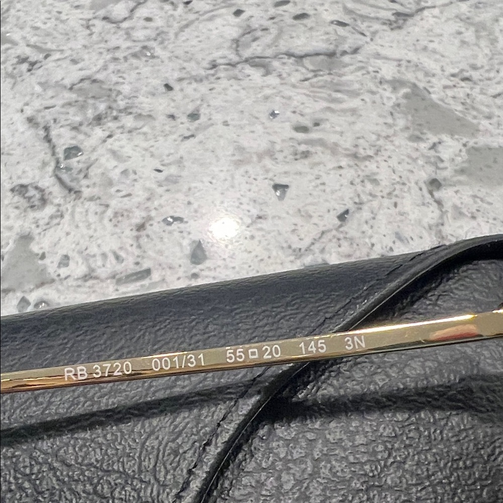 • NWT Ray-Ban Hexagonal Gold Frame with Green Lenses • - Picture 10 of 11